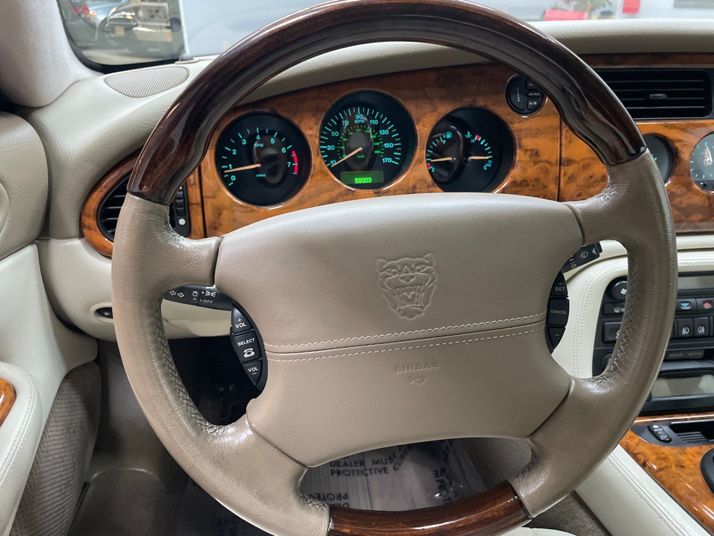 2003 Jaguar XK-Series Image 27