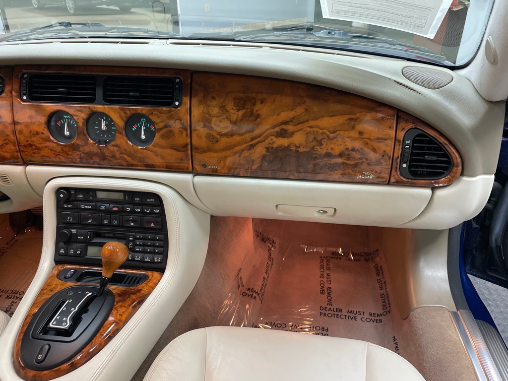 2003 Jaguar XK-Series Image 40