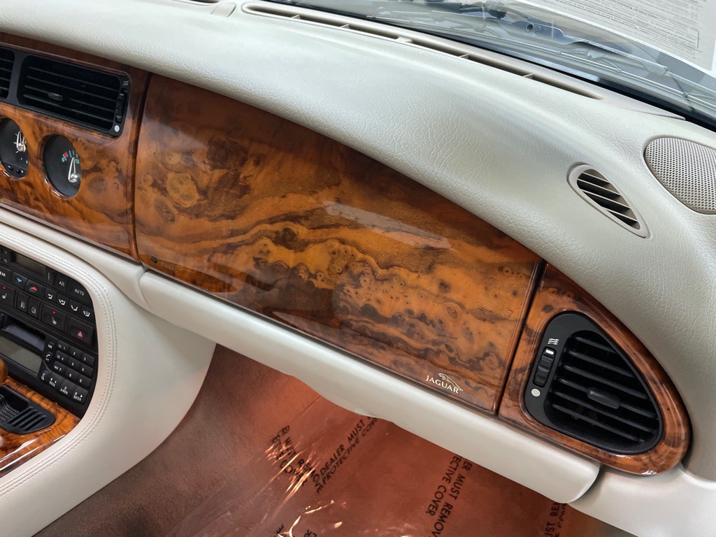 2003 Jaguar XK-Series Image 41