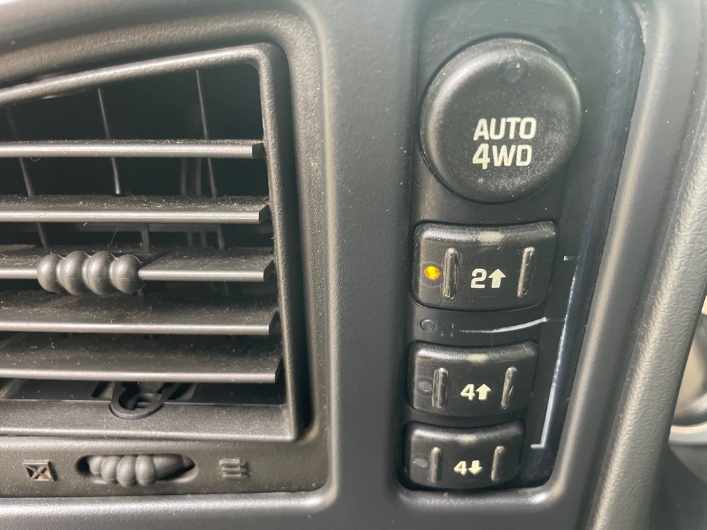 2004 Chevrolet Silverado 1500 Image 6
