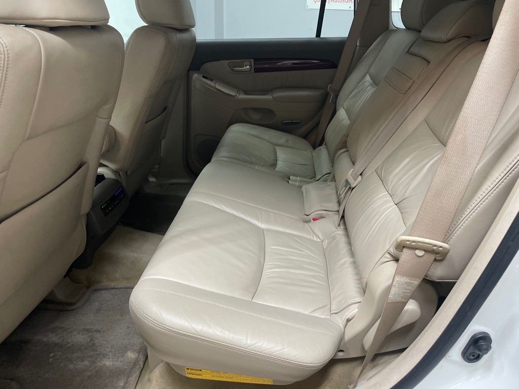 2009 Lexus GX Image 32