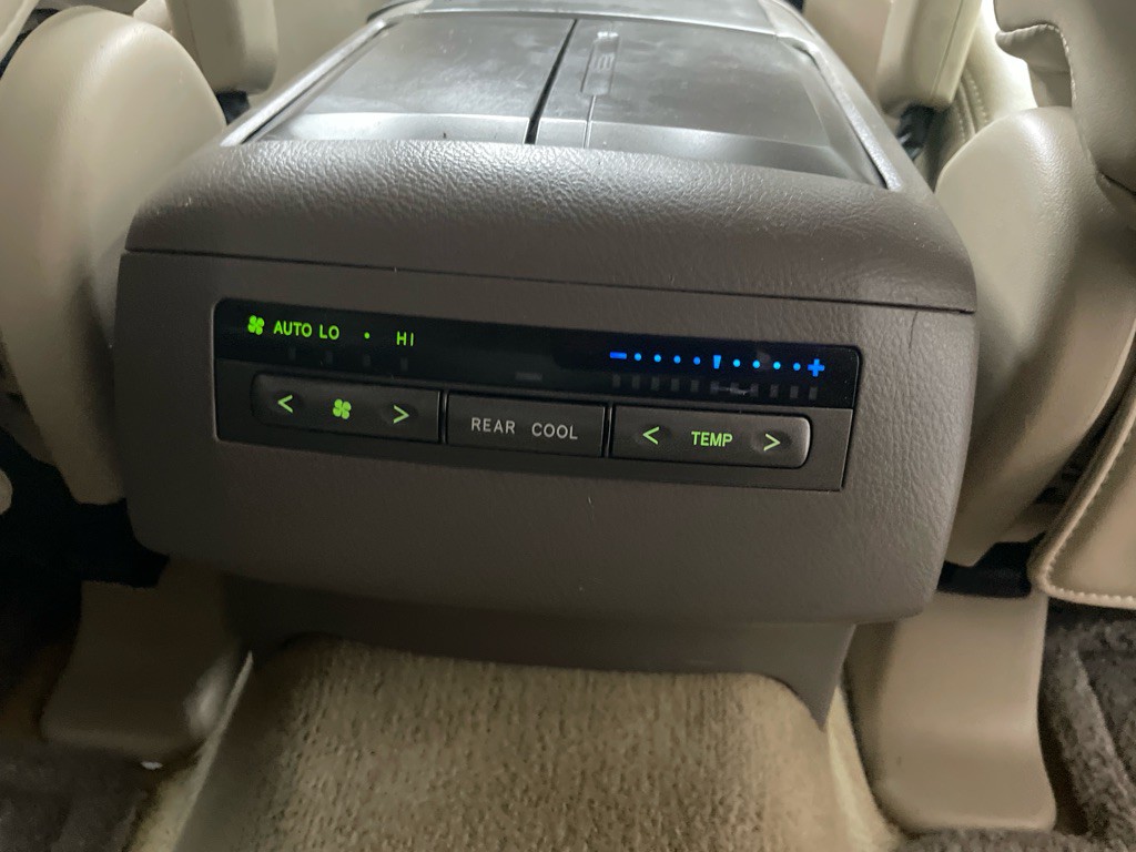 2009 Lexus GX Image 38