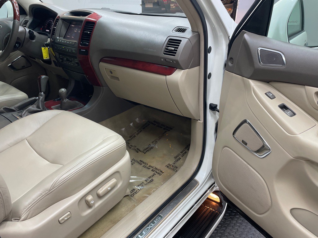 2009 Lexus GX Image 39
