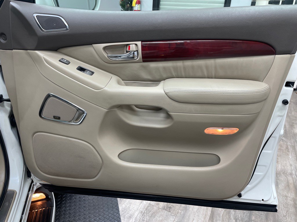 2009 Lexus GX Image 40
