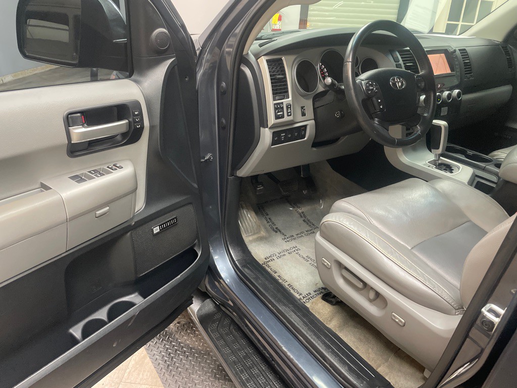 2008 Toyota Sequoia Image 15