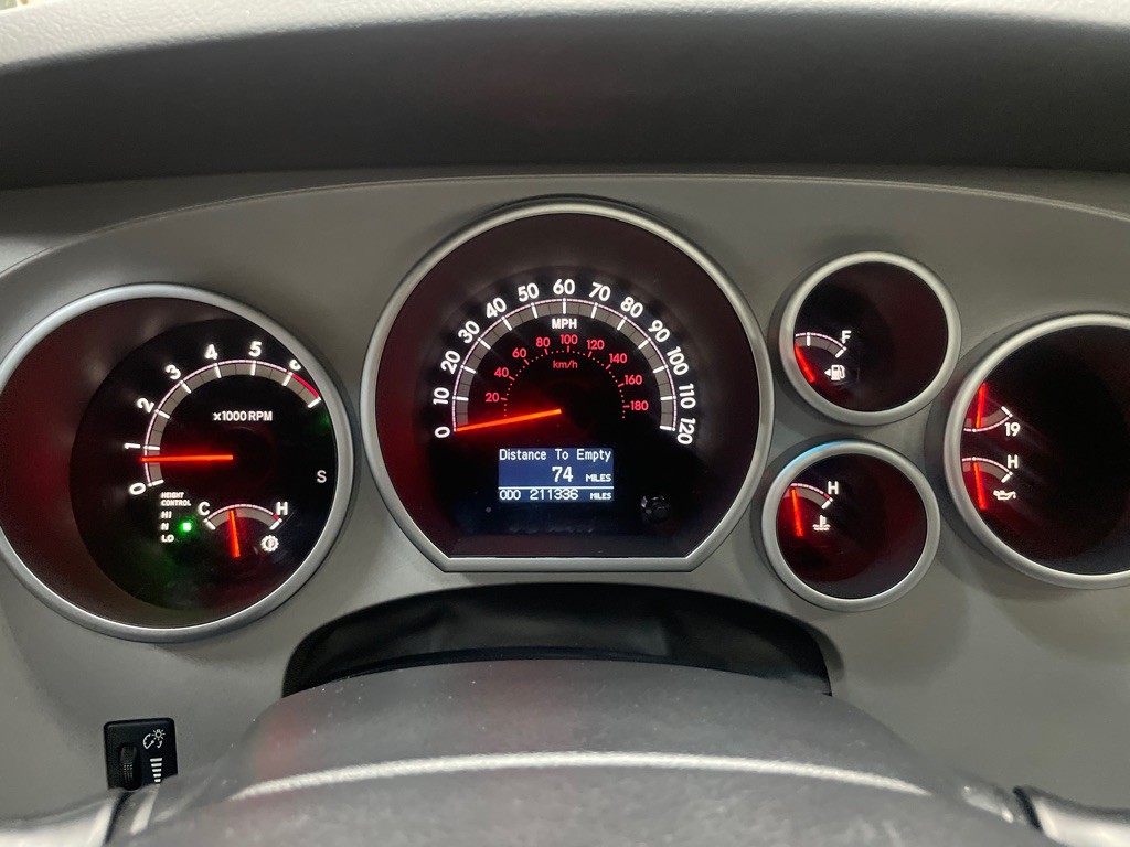 2008 Toyota Sequoia Image 23