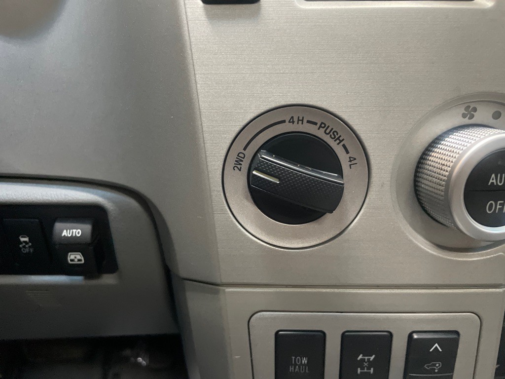 2008 Toyota Sequoia Image 25