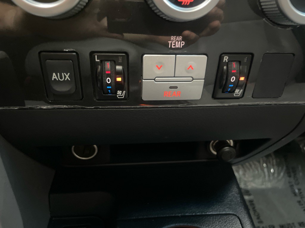 2008 Toyota Sequoia Image 29