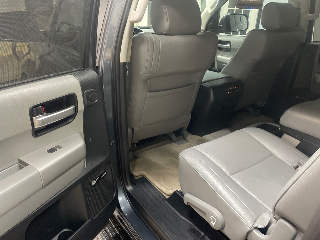 2008 Toyota Sequoia Image 32