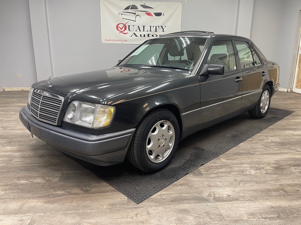 1994 Mercedes-Benz E-Class Image 1
