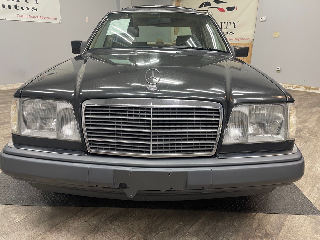1994 Mercedes-Benz E-Class Image 2