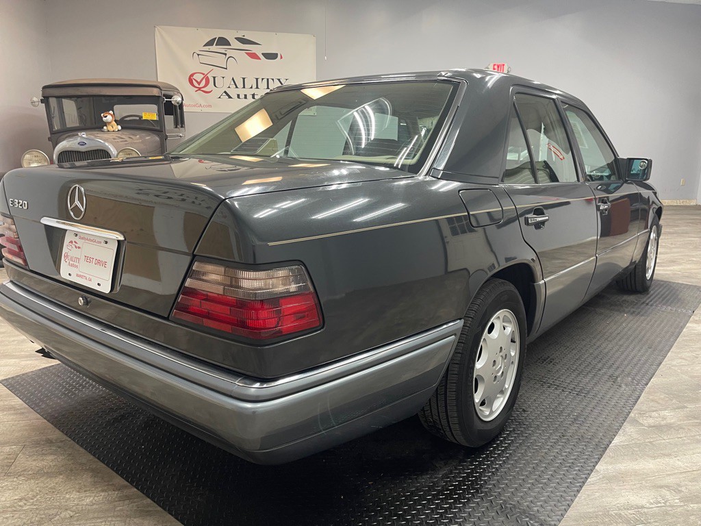 1994 Mercedes-Benz E-Class Image 7