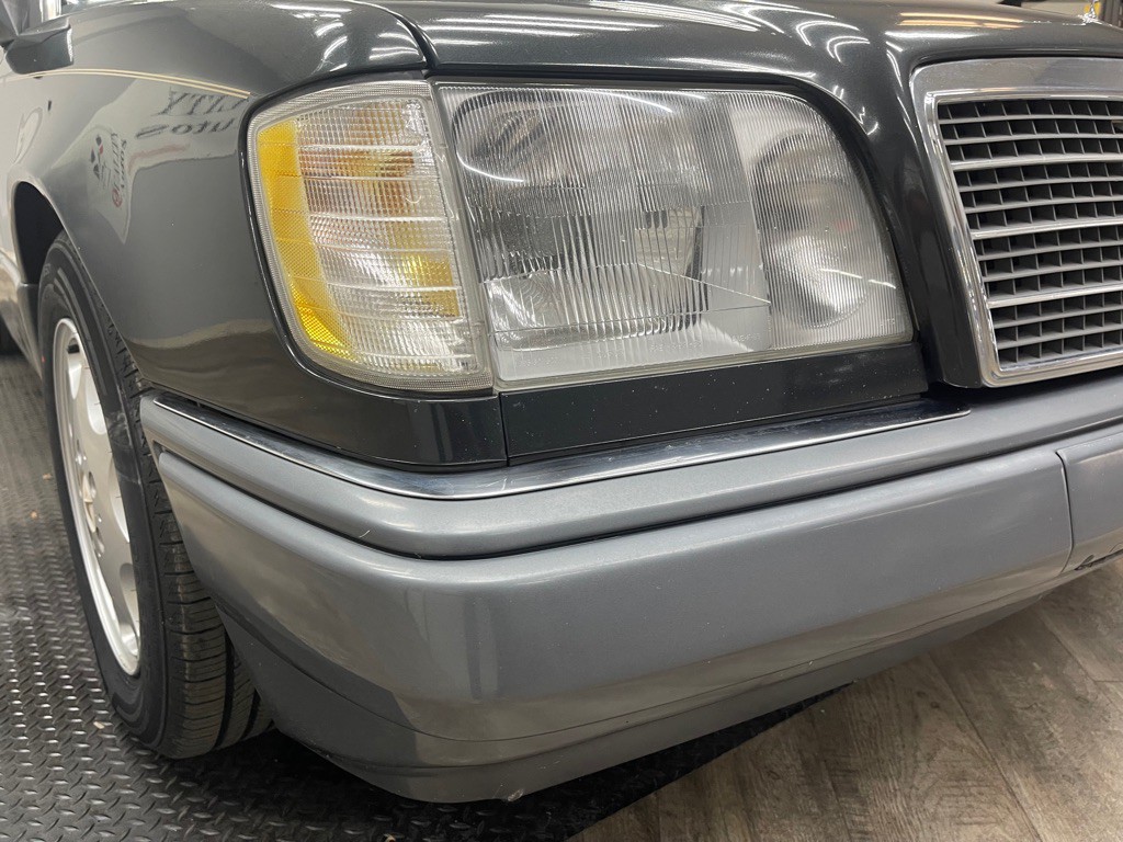 1994 Mercedes-Benz E-Class Image 30