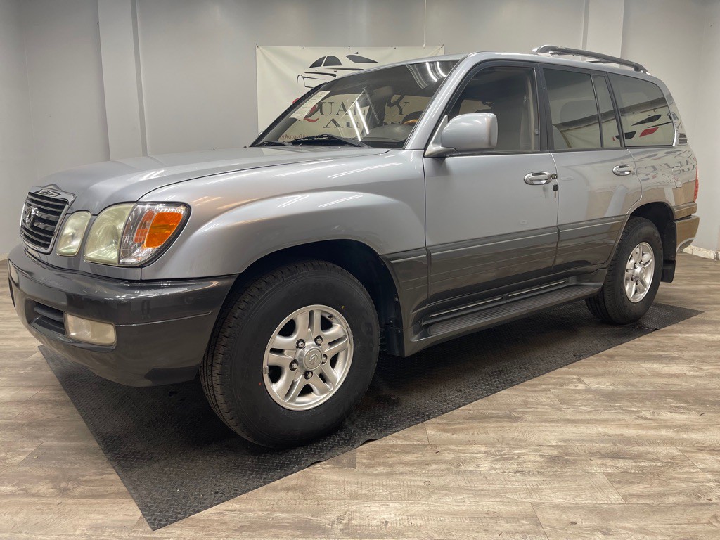 2002 Lexus LX Image 4