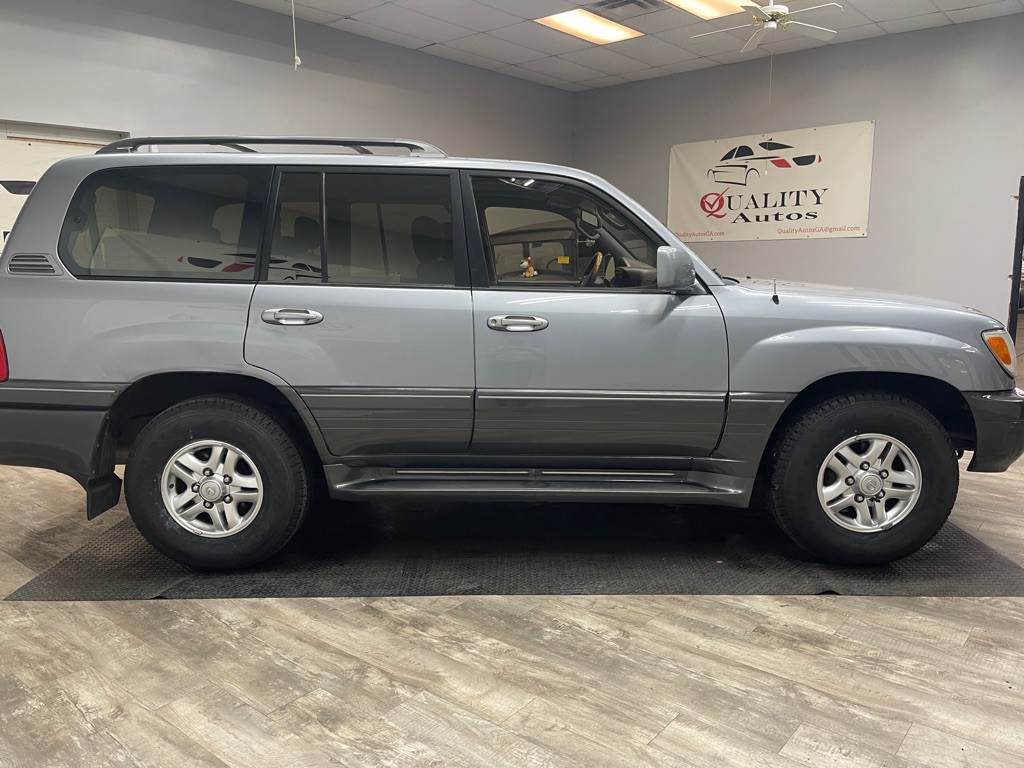 2002 Lexus LX Image 6