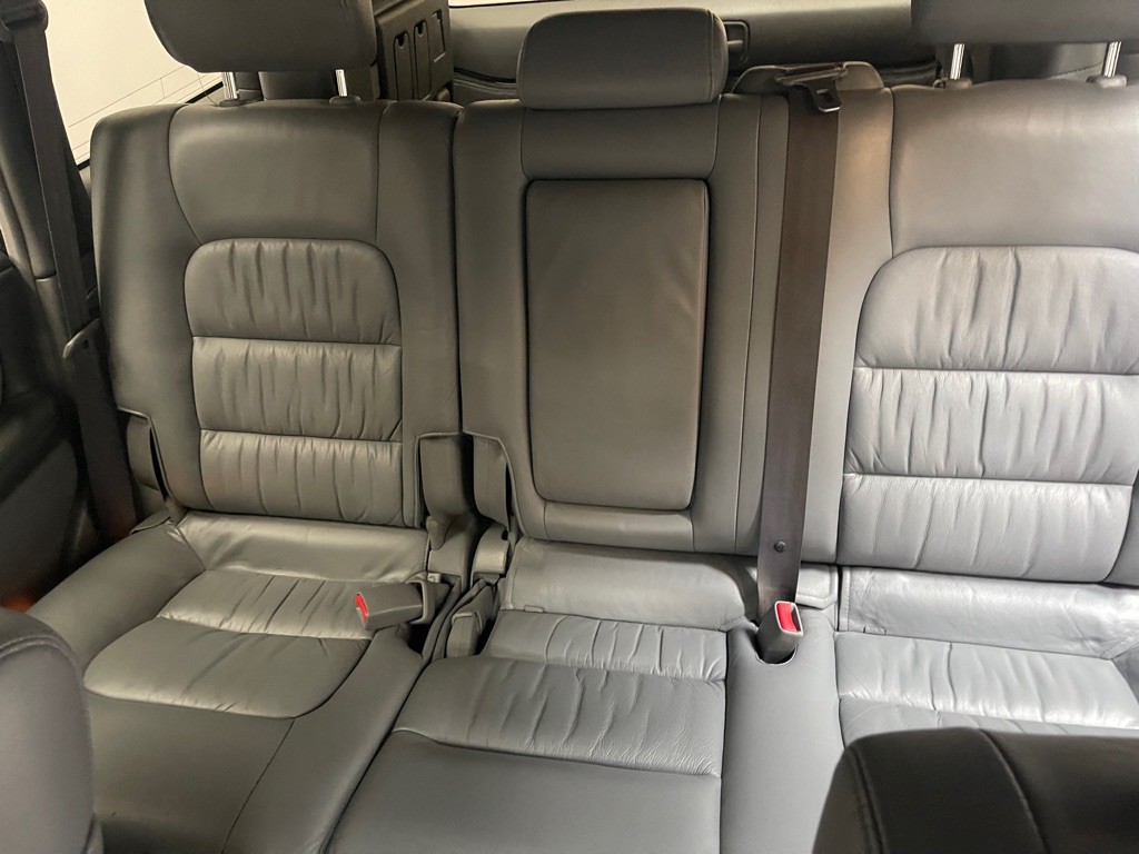 2002 Lexus LX Image 14