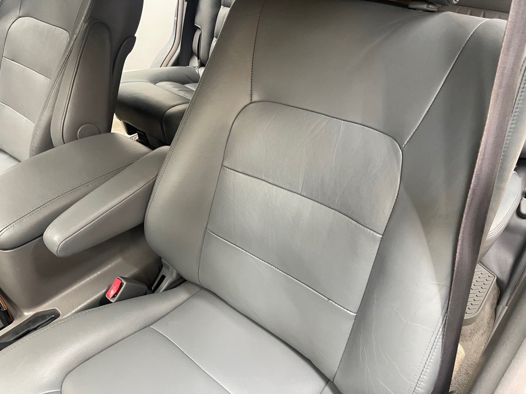 2002 Lexus LX Image 22