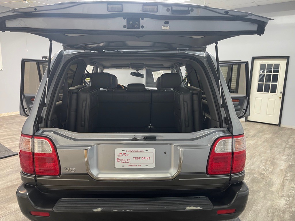 2002 Lexus LX Image 32