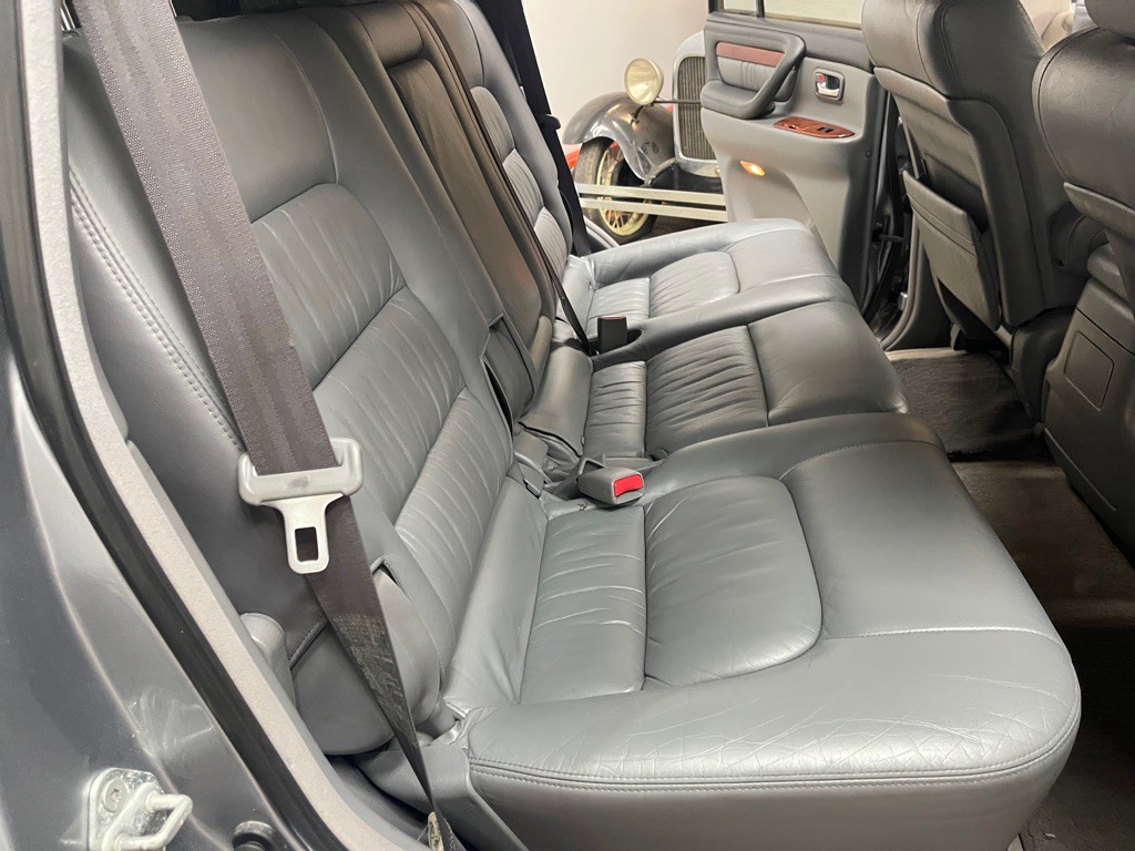 2002 Lexus LX Image 52