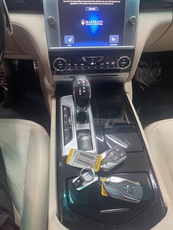 2015 Maserati Quattroporte Image 21