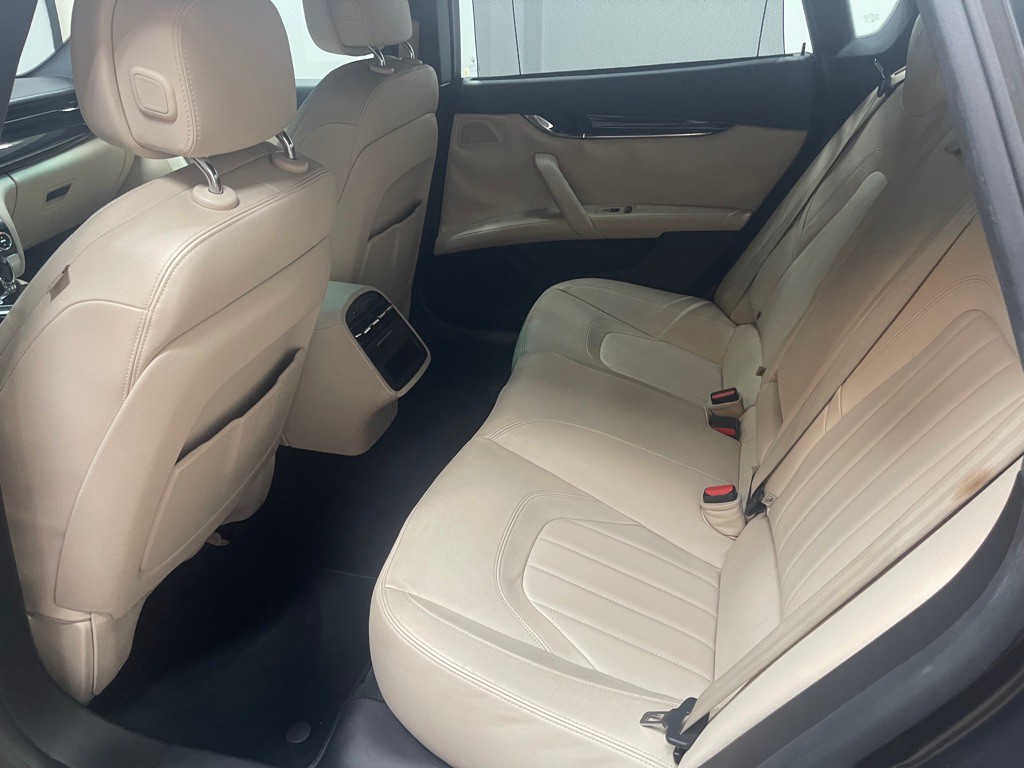 2015 Maserati Quattroporte Image 23