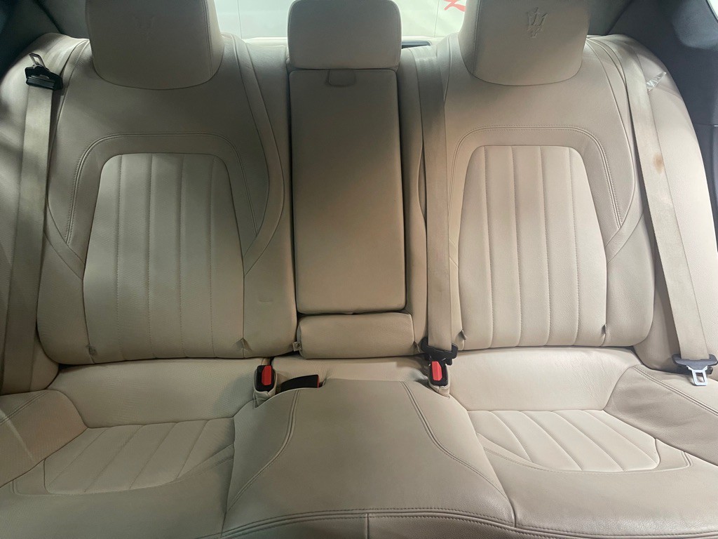 2015 Maserati Quattroporte Image 26