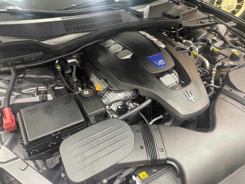 2015 Maserati Quattroporte Image 37