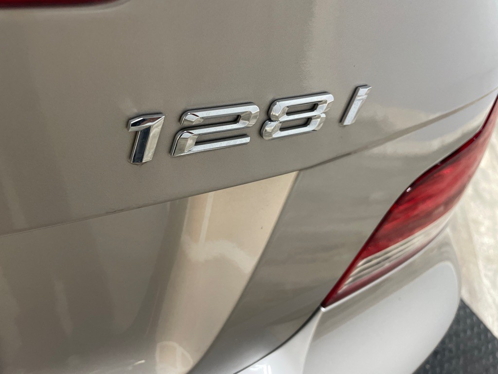 2010 BMW 1 Series Image 9