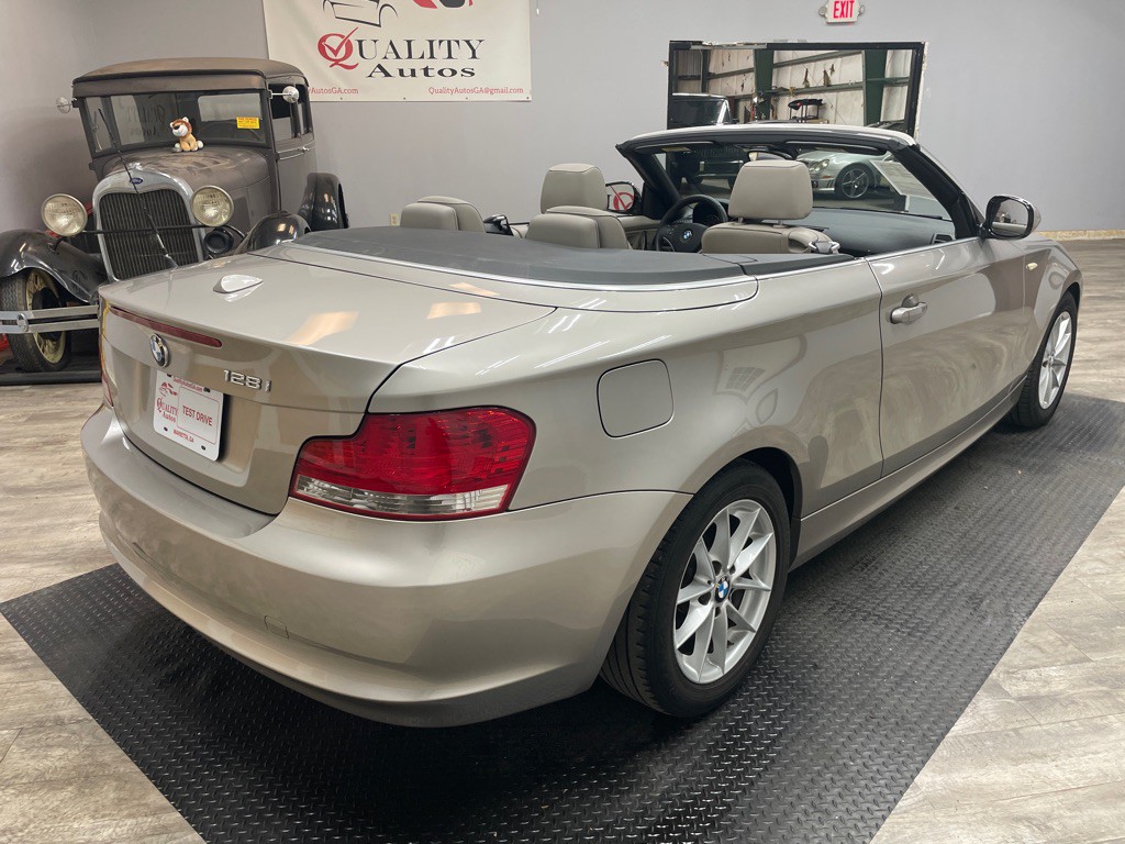 2010 BMW 1 Series Image 10
