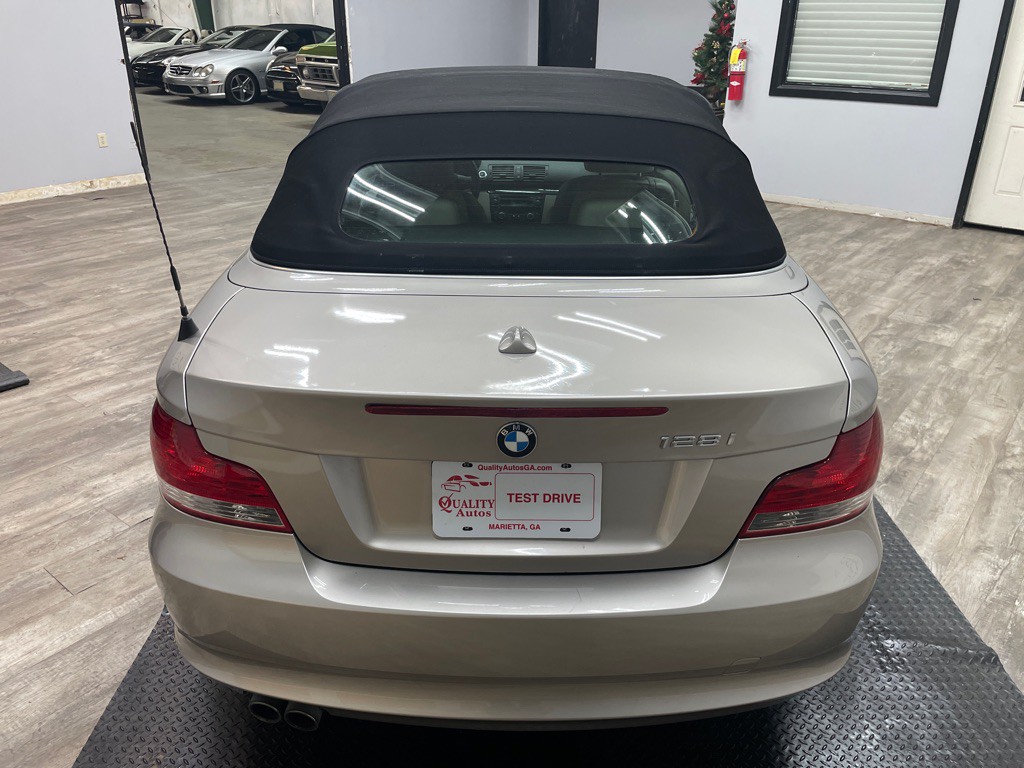 2010 BMW 1 Series Image 18
