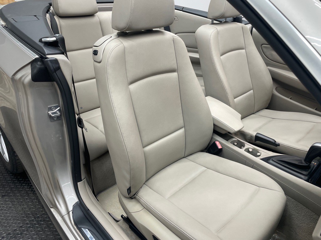 2010 BMW 1 Series Image 38