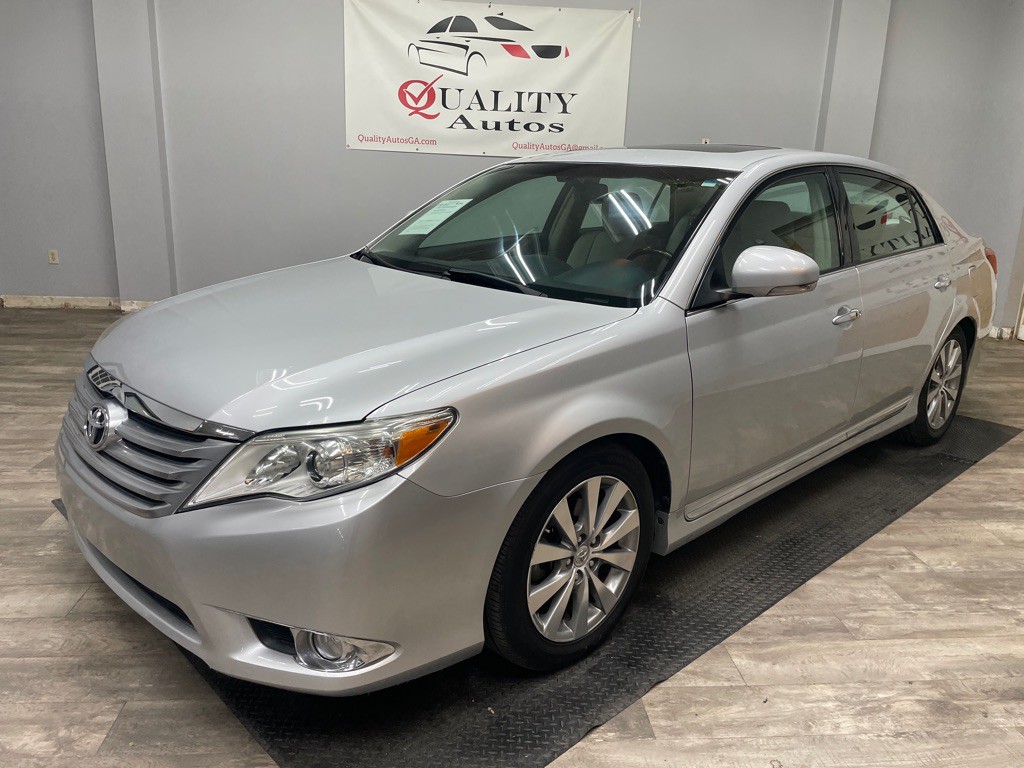 2011 Toyota Avalon Image 1