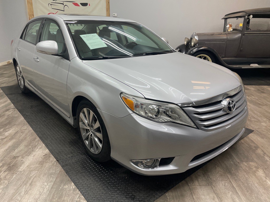 2011 Toyota Avalon Image 11