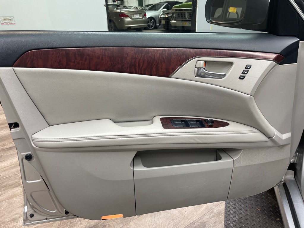 2011 Toyota Avalon Image 15