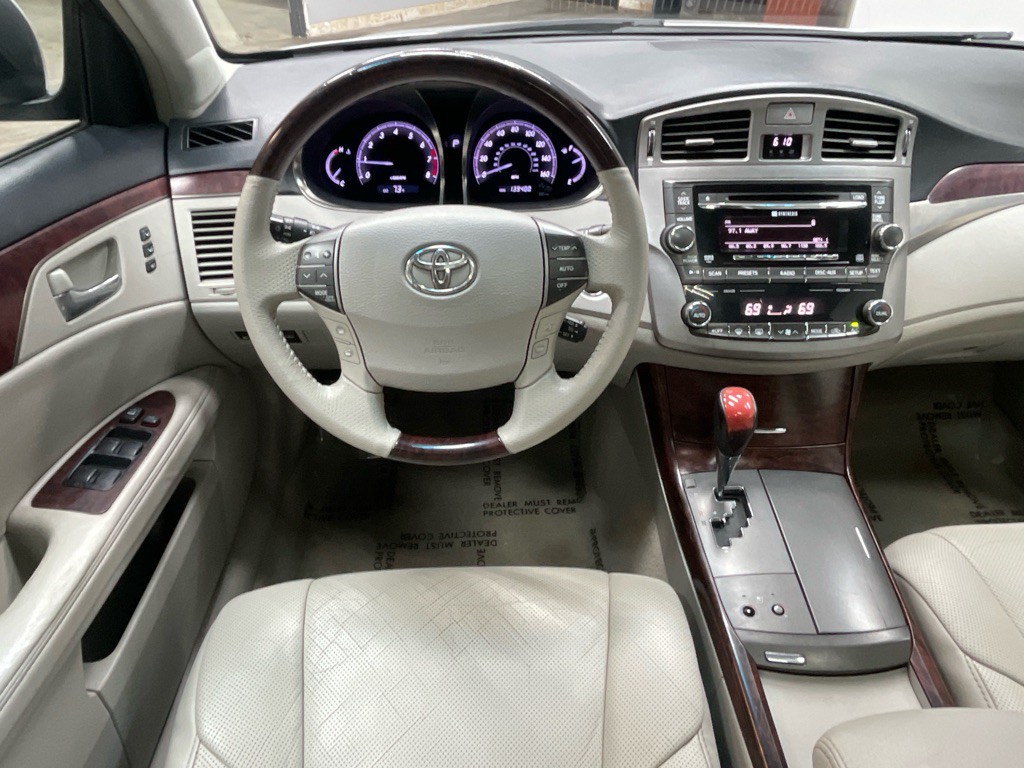2011 Toyota Avalon Image 18