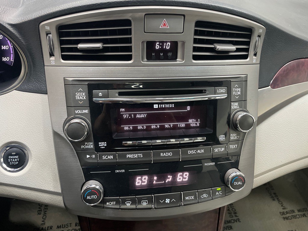 2011 Toyota Avalon Image 22