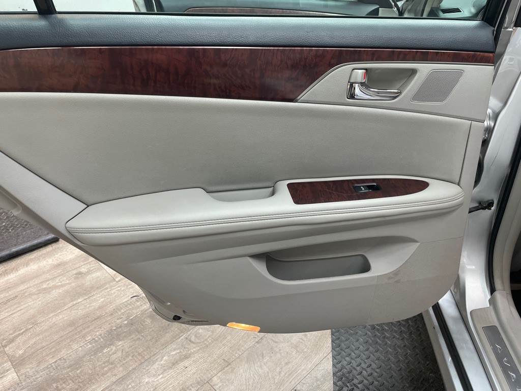 2011 Toyota Avalon Image 27