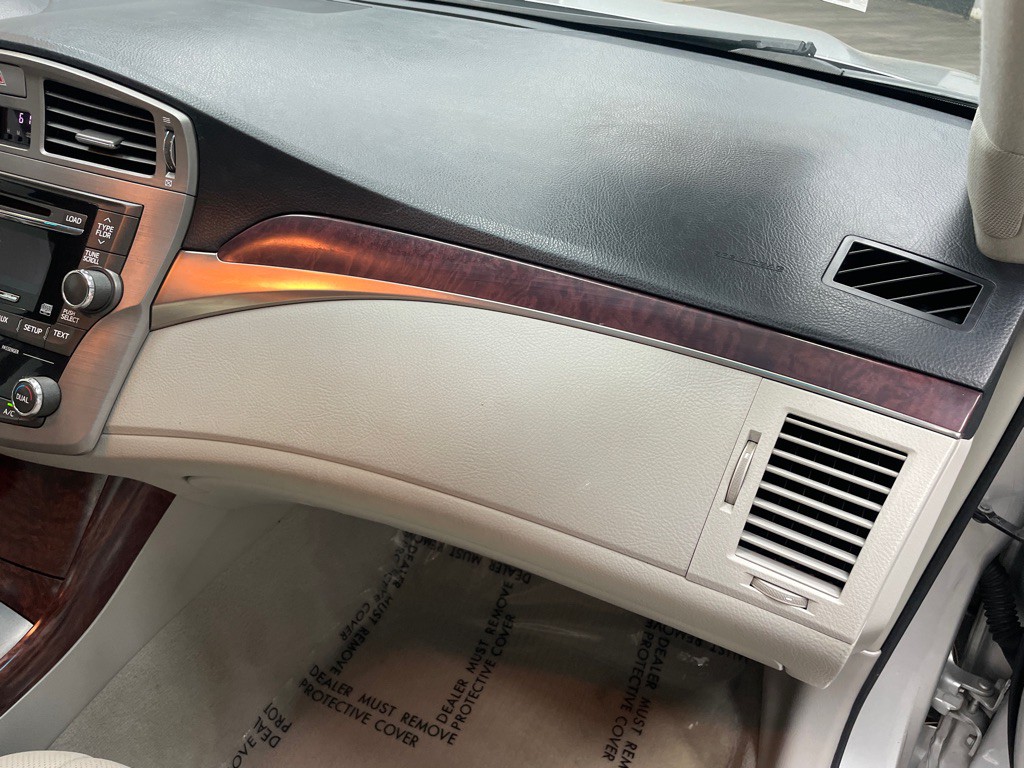 2011 Toyota Avalon Image 42
