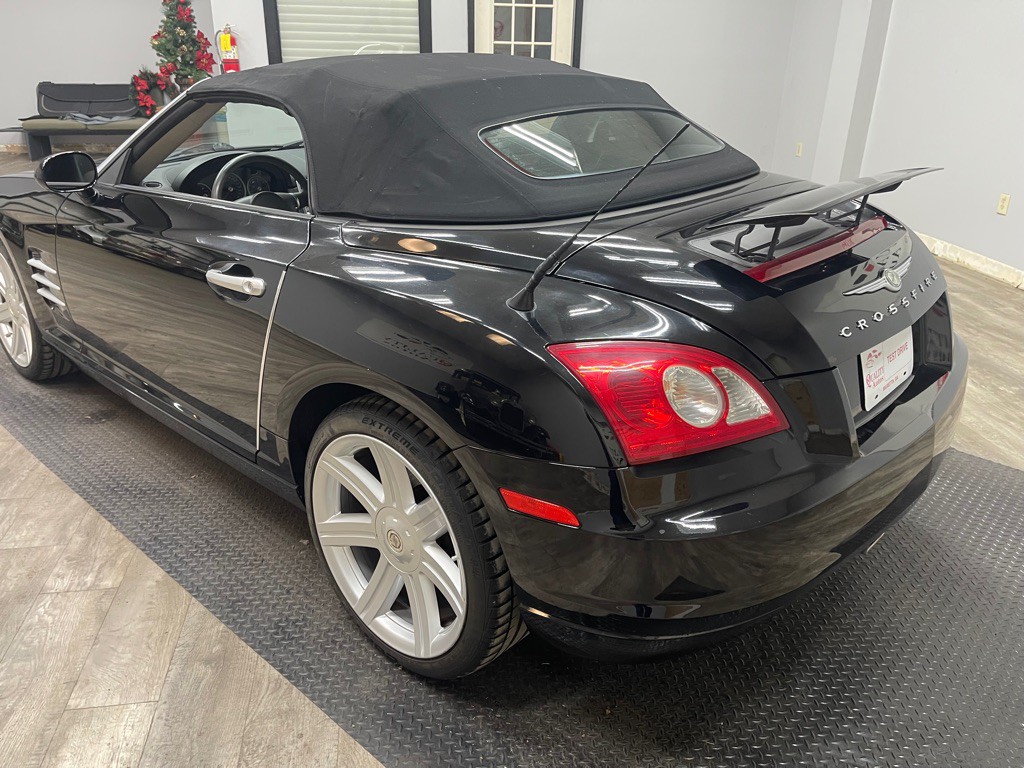 2005 Chrysler Crossfire Image 10