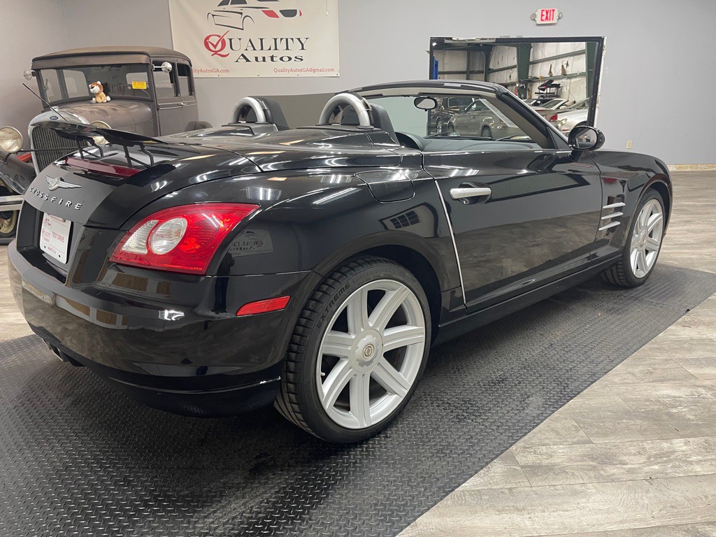 2005 Chrysler Crossfire Image 18
