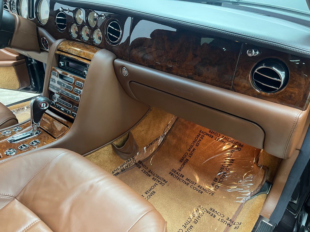 2005 Bentley Arnage Image 22