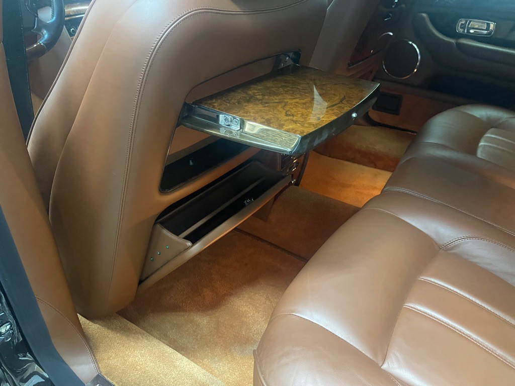 2005 Bentley Arnage Image 30
