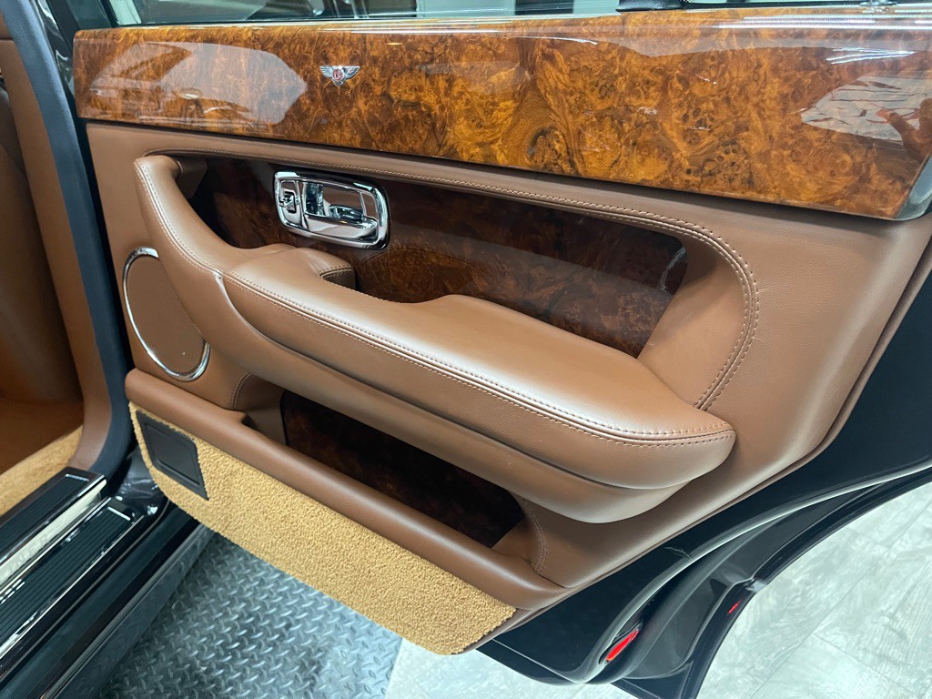 2005 Bentley Arnage Image 37