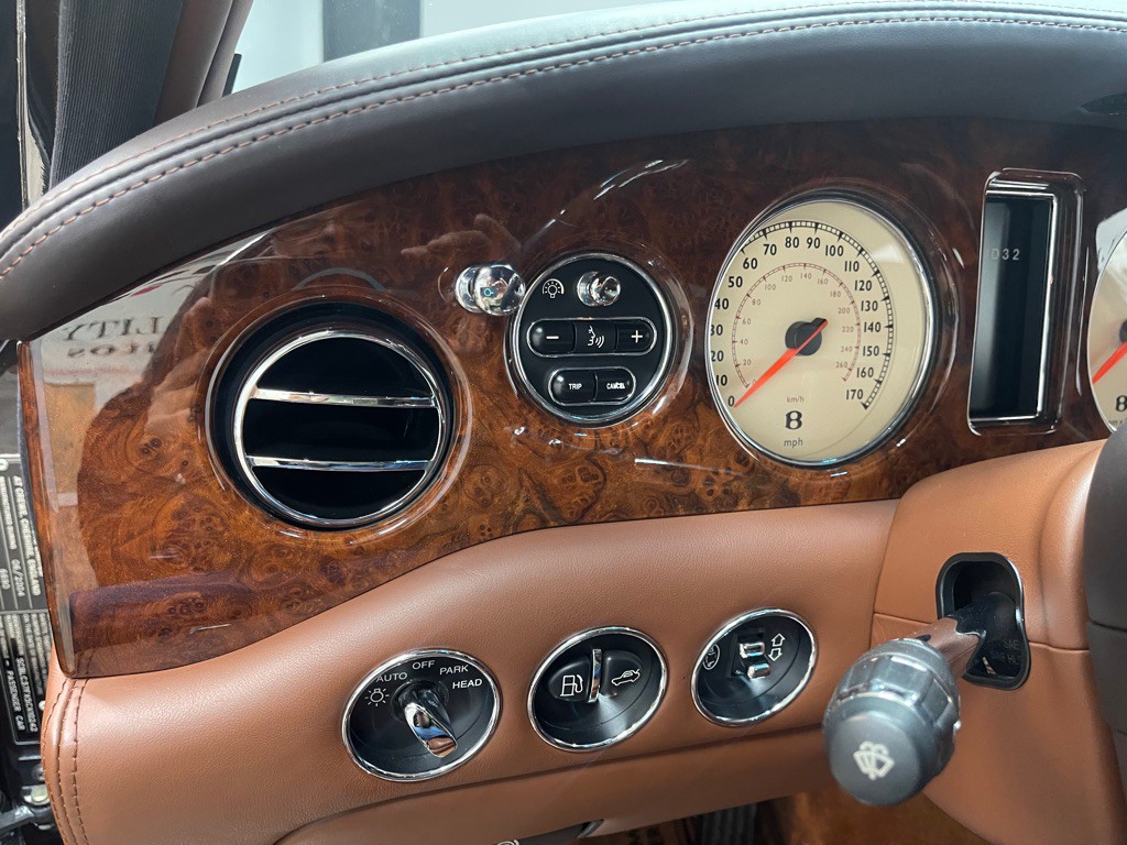 2005 Bentley Arnage Image 46