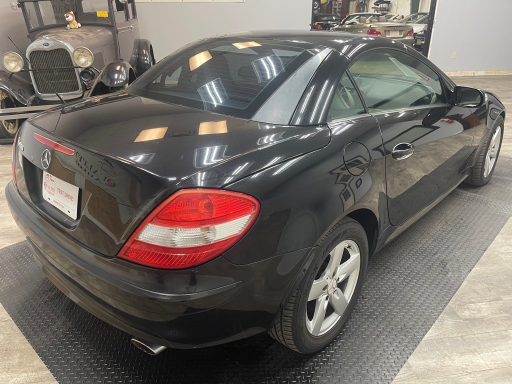 2006 Mercedes-Benz SLK-Class Image 11