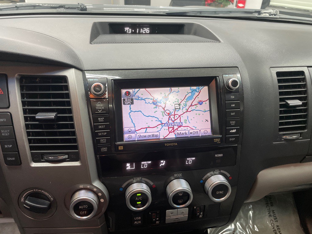 2011 Toyota Sequoia Image 24