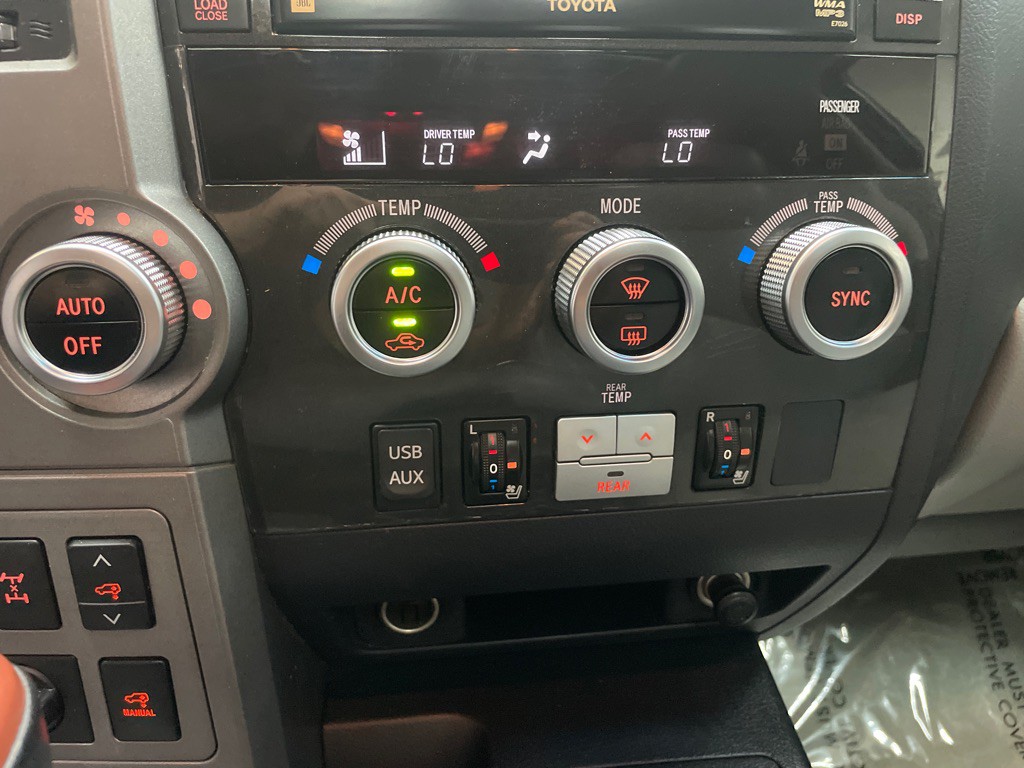 2011 Toyota Sequoia Image 26