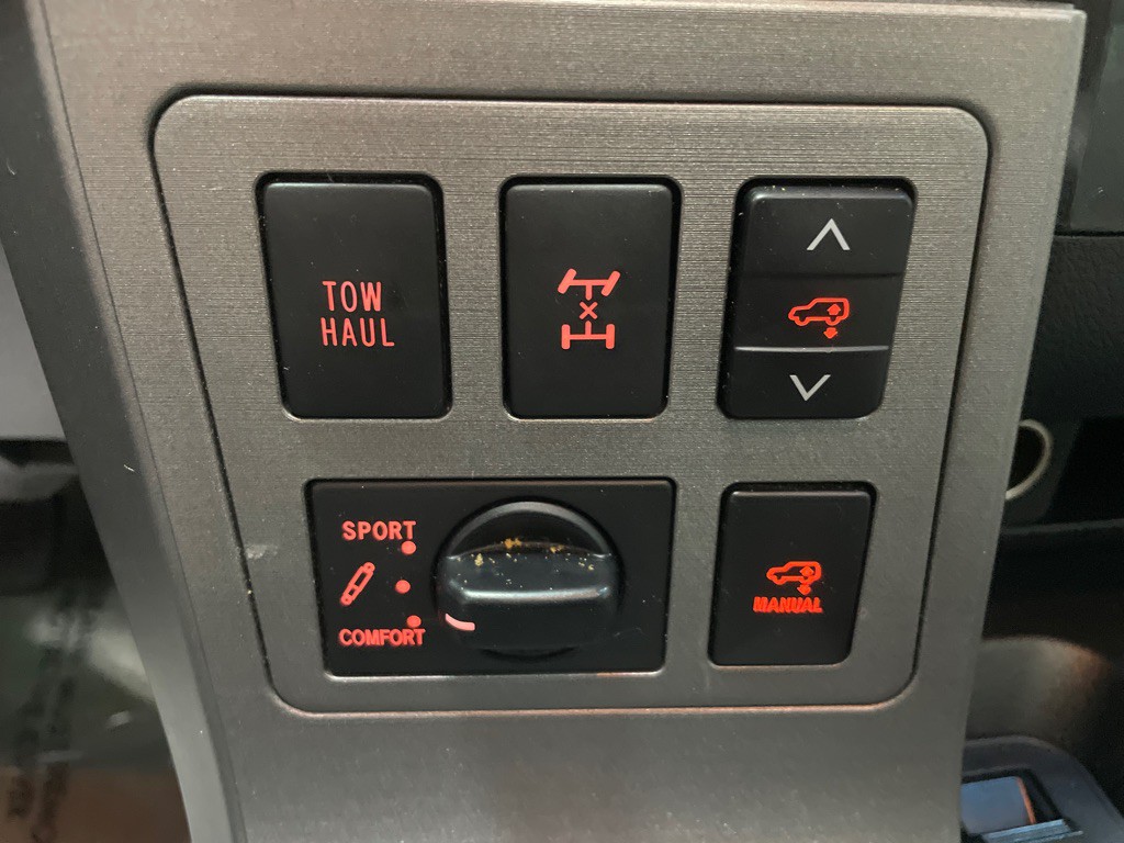 2011 Toyota Sequoia Image 28
