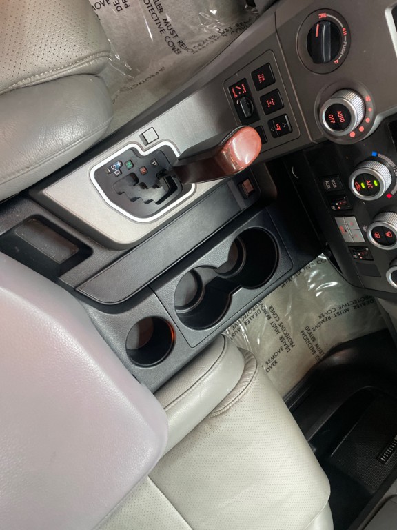 2011 Toyota Sequoia Image 29