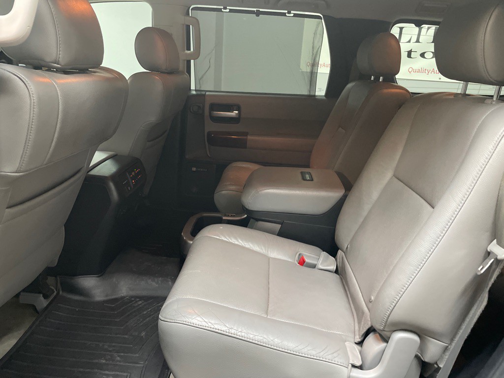 2011 Toyota Sequoia Image 34